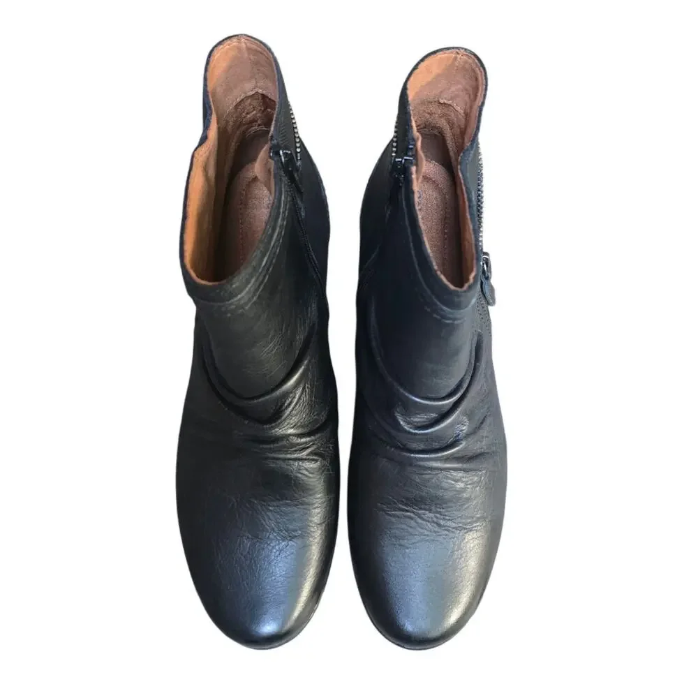 Cobb Hill Laurel Black Leather Ankle Boots Size 8W Comfort Zip Casual Booties